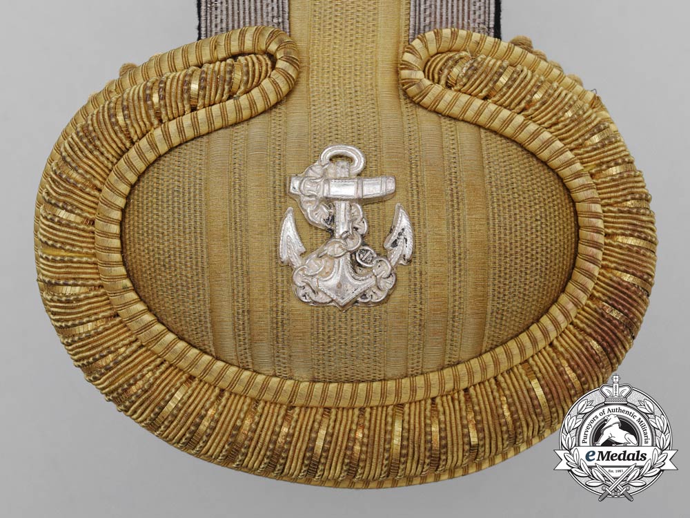 an_extremely_fine_set_of_kriegsmarine_oberleutnant_zur_see_epaulettes_h_315_1