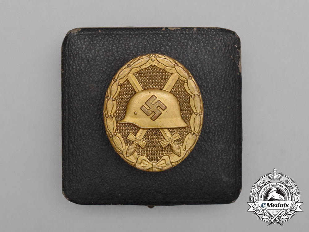 a_gold_grade_second_war_wound_badge_in_its_ldo_case_of_issue_h_453_1
