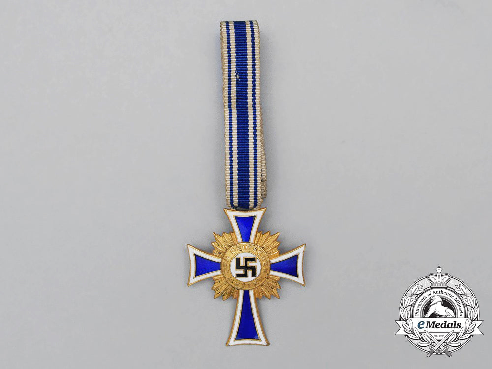 germany._a_gold_grade_cross_of_honour_of_the_german_mother_by_deumer_h_665_1_1