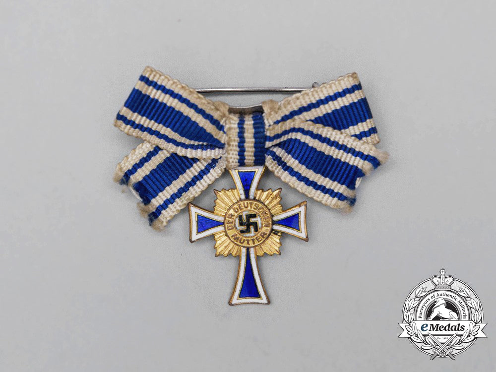 germany._a_gold_grade_cross_of_honour_of_the_german_mother_by_deumer_h_669_1_1