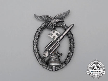 an_early_luftwaffe_flak_badge_in_its_case_of_issue_h_829_1