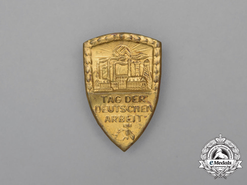 a_third_reich_period_nsbo“_day_of_german_labour”_badge_h_901_1