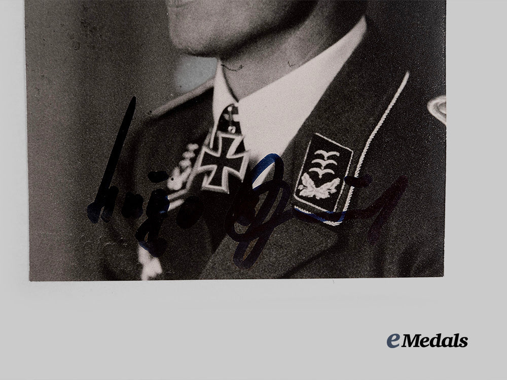 germany,_third_reich._a_lot_of_post-_war_signed_knight’s_cross_winner_photographs_e_medals__g62077_5