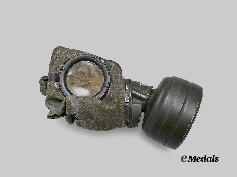 germany,_wehrmacht._an_m30_gas_mask,_with_canister_e_medals__g62679_7