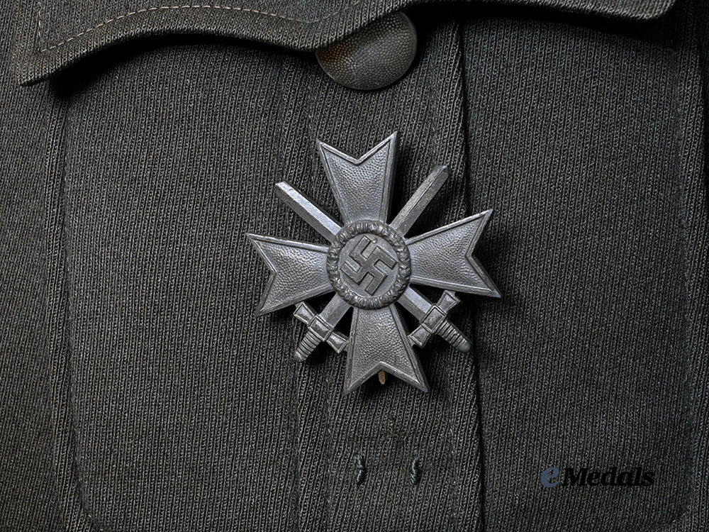 germany,_heer._a_service_tunic_for_a_decorated_hauptmann_of_gebirgs-_artillerie-_regiment112_e_medals__g62697_9