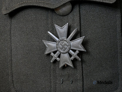germany,_heer._a_service_tunic_for_a_decorated_hauptmann_of_gebirgs-_artillerie-_regiment112_e_medals__g62697_9