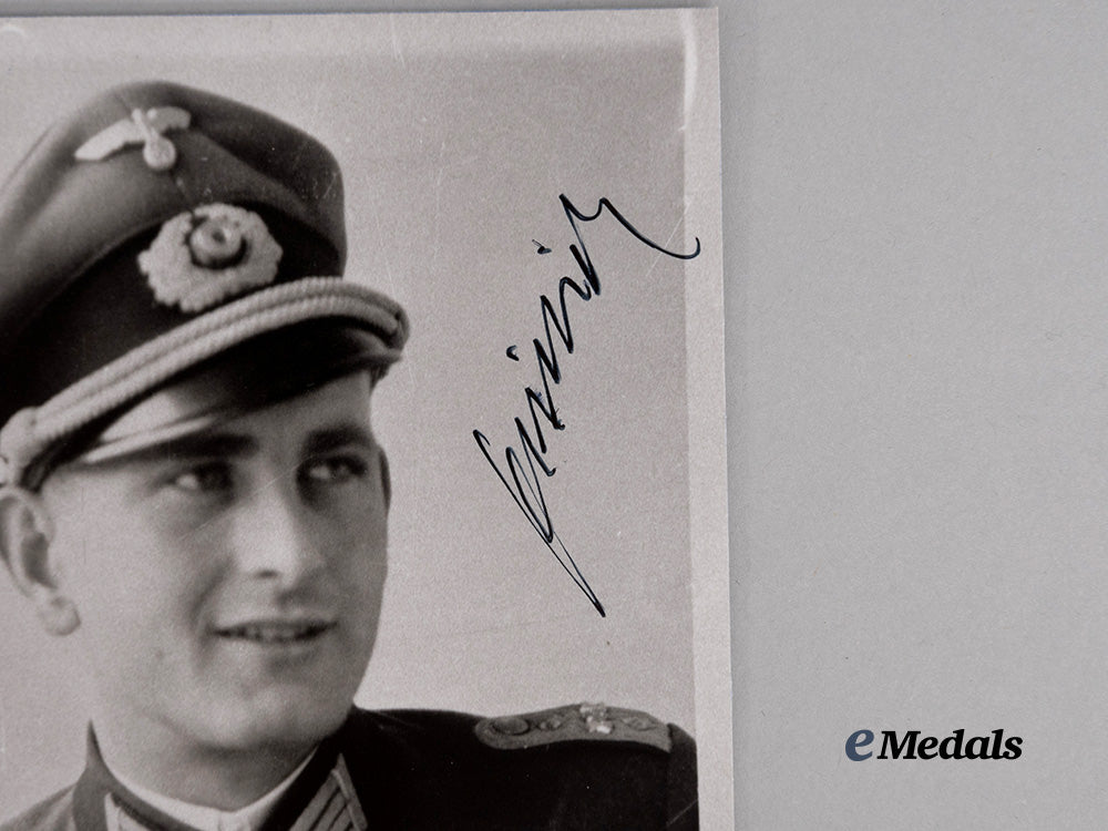 germany,_third_reich._a_lot_of_post-_war_signed_knight’s_cross_winner_photogra_e_medals__g62069_5