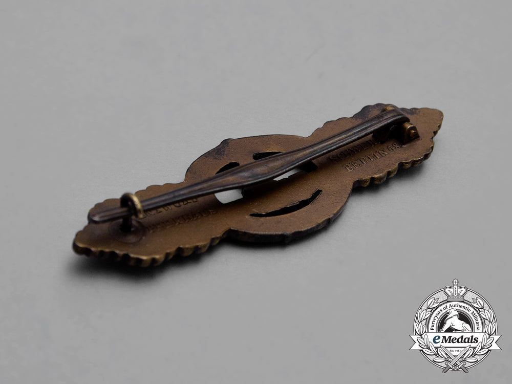 germany._a_bronze_grade_submarine_front_clasp_by_schwerin_i_033_1_1