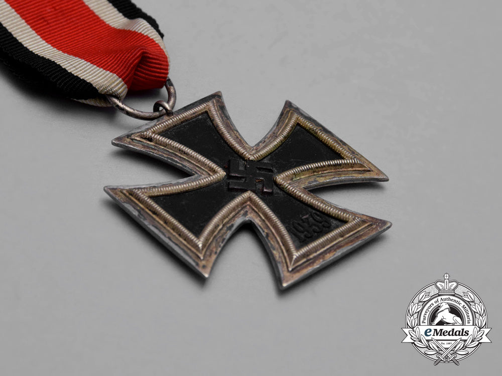 a_second_war_iron_cross1939_second_class_grouping_with_matching_medal_ribbon_bar_i_046_1