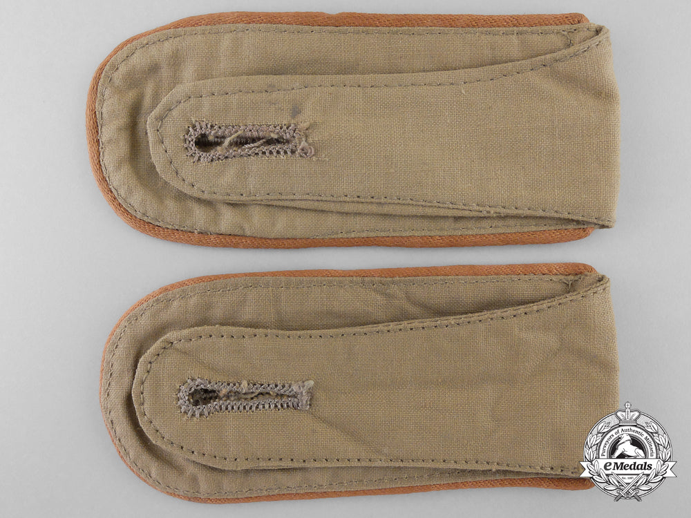 a_pair_of_luftwaffe_signals_em’s_tropical_shoulder_straps_i_097