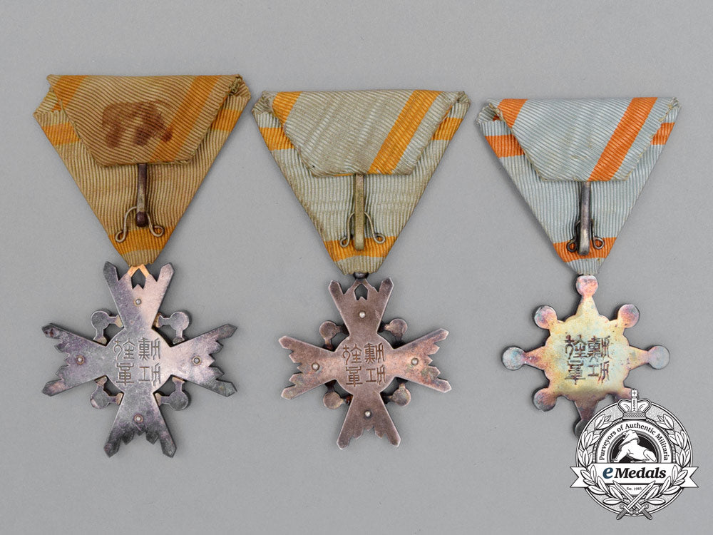 three_japanese_sacred_treasure_orders_i_207_1