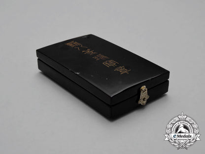 three_japanese_sacred_treasure_orders_i_208_1
