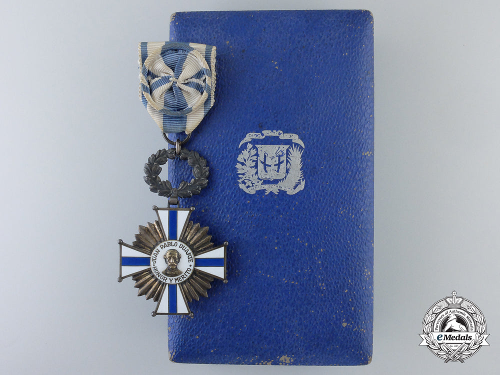 a_dominican_republic_order_of_merit_of_juan_pablo_duarte_by_godet,_berlin_i_269