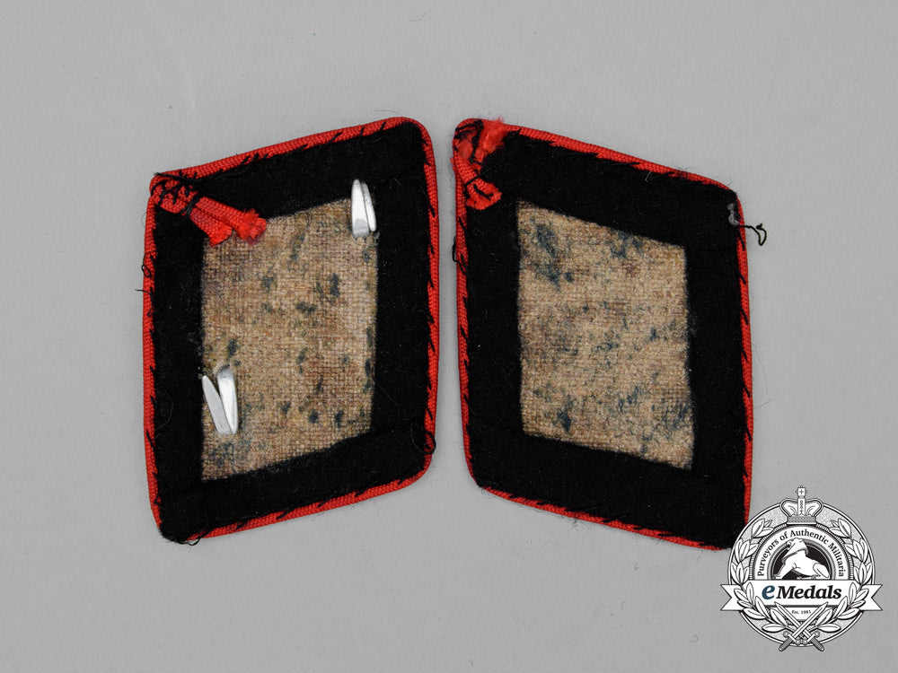 germany._a_matching_set_of_waffen-_ss_oberscharführer_collar_tabs_i_384_1_1_1