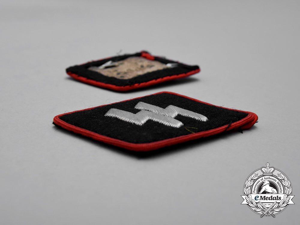 germany._a_matching_set_of_waffen-_ss_oberscharführer_collar_tabs_i_385_1_1_1
