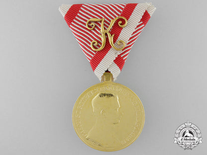 an_absolutely_mint_first_war_austrian_golden_bravery_medal_for_officers_i_523