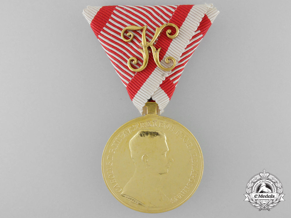 an_absolutely_mint_first_war_austrian_golden_bravery_medal_for_officers_i_523