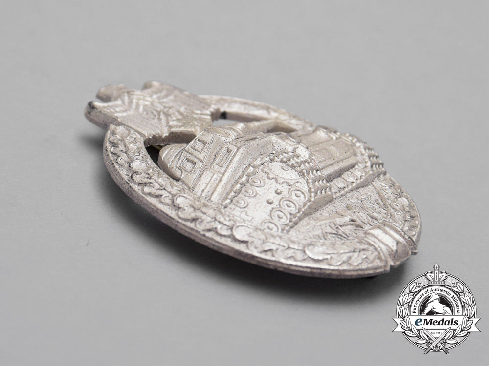 a_mint_second_war_german_silver_grade_tank_badge_by_assmann&_söhne_i_569_1_1