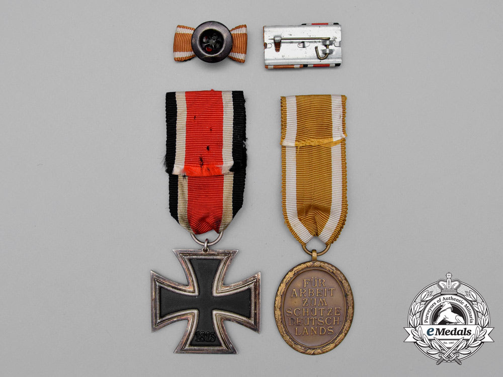 a_second_war_german_iron_cross1939_medal_pair_with_boutonniere&_medal_ribbon_bar_i_636_1