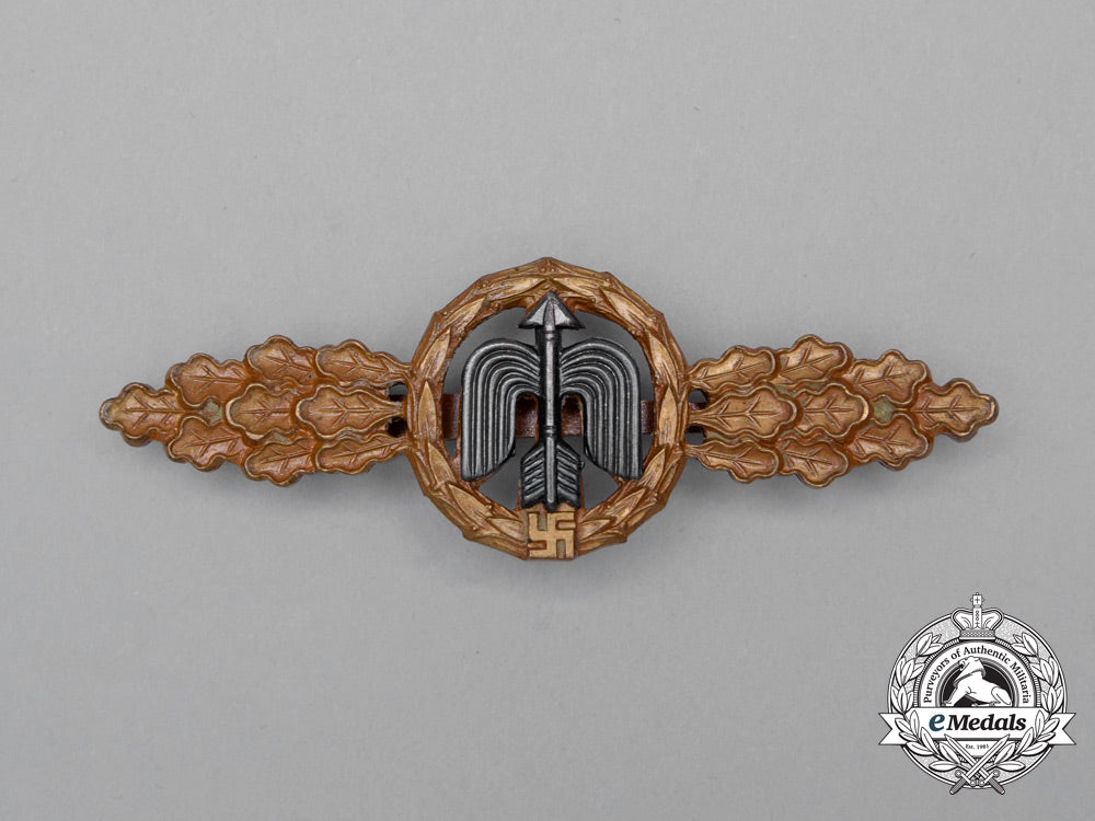 a_mint_short_range_day_fighter_clasp:_bronze_grade_i_649_1