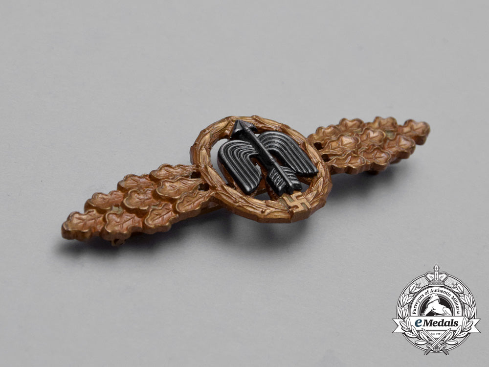 a_mint_short_range_day_fighter_clasp:_bronze_grade_i_651_1