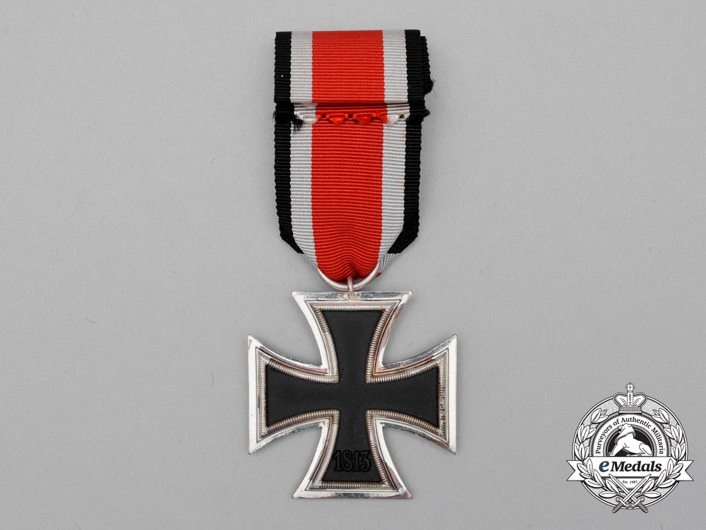 a_mint_and_unissued_iron_cross1939_second_class_i_659_1