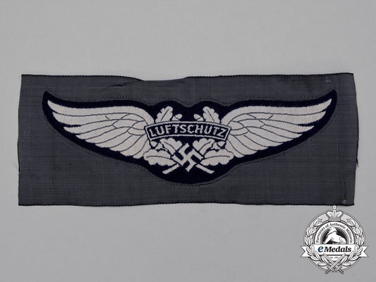 a_mint_and_unissued_german_rlb(_air_raid_protection_league)_luftschutz_insignia_i_737_1