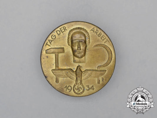 a1934“_day_of_labour”_badge_i_901_1