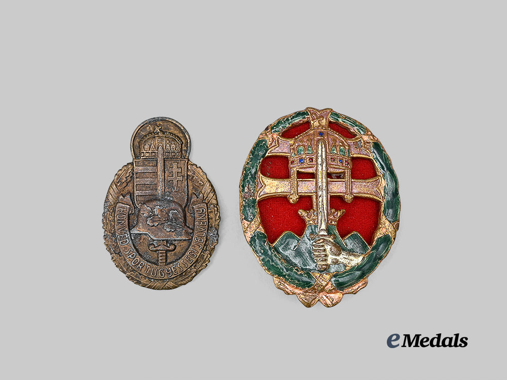 hungary,_kingdom._a_pair_of_badges_e_medals__e_u24811_2
