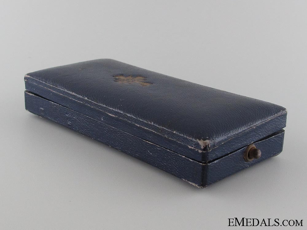 mother's_cross-_gold_grade&_cased_img_0094_copy.jpg52fcec83985f5