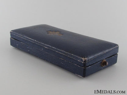 mother's_cross-_gold_grade&_cased_img_0094_copy.jpg52fcec83985f5