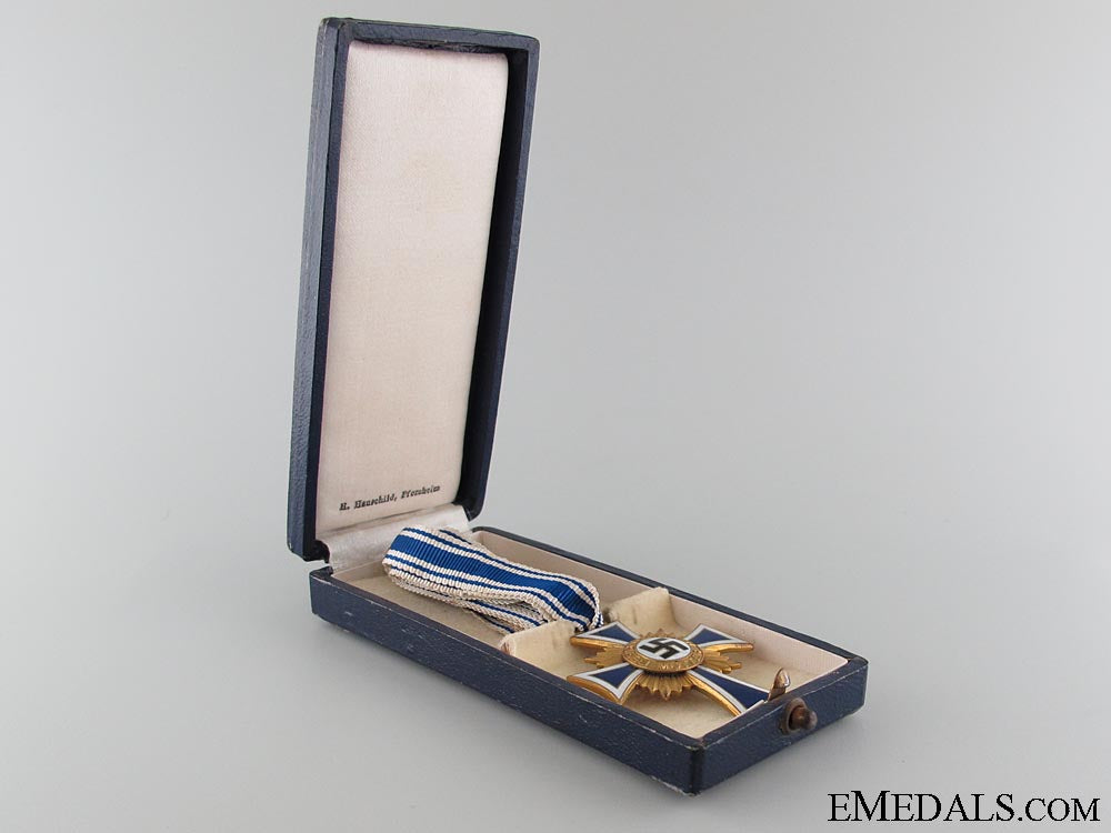 mother's_cross-_gold_grade&_cased_img_0097_copy.jpg52fcec6f96b00