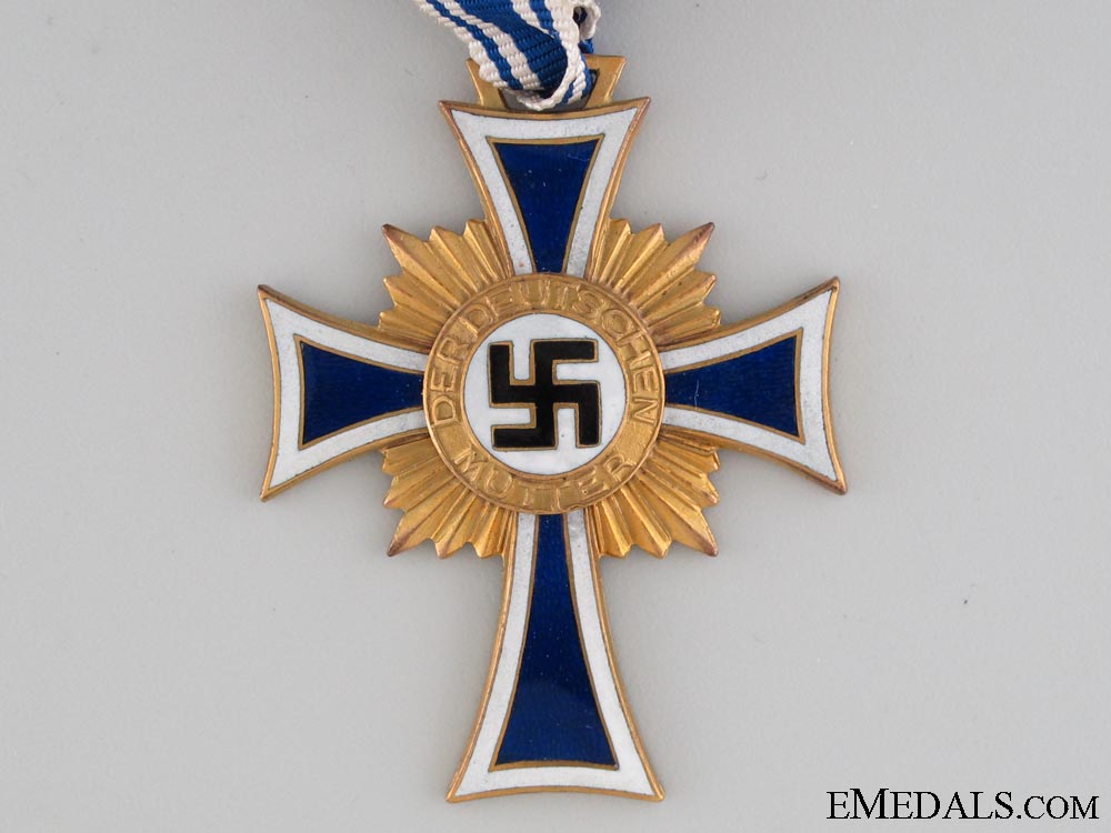 mother's_cross-_gold_grade&_cased_img_0099_copy