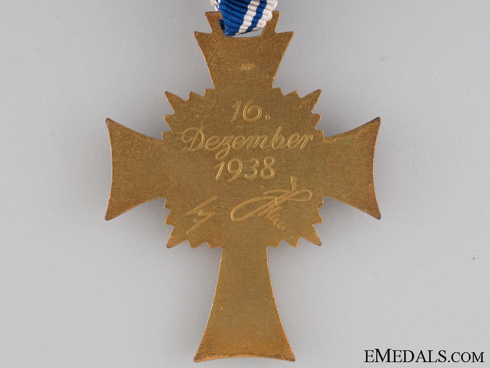 mother's_cross-_gold_grade&_cased_img_0100_copy