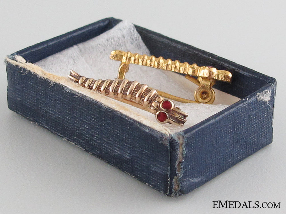 two_caterpillar_club_pins_to_sgt._watson_raf_img_02.jpg5307bab2aae80