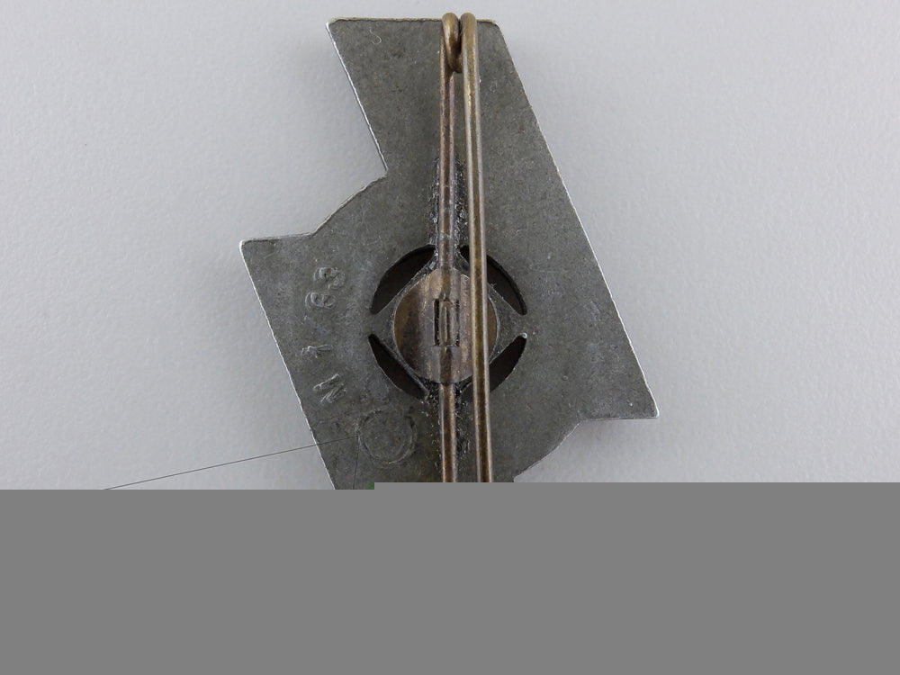 a_dj_badge_by_steinhauer&_lück_img_02.jpg5596bde637df3
