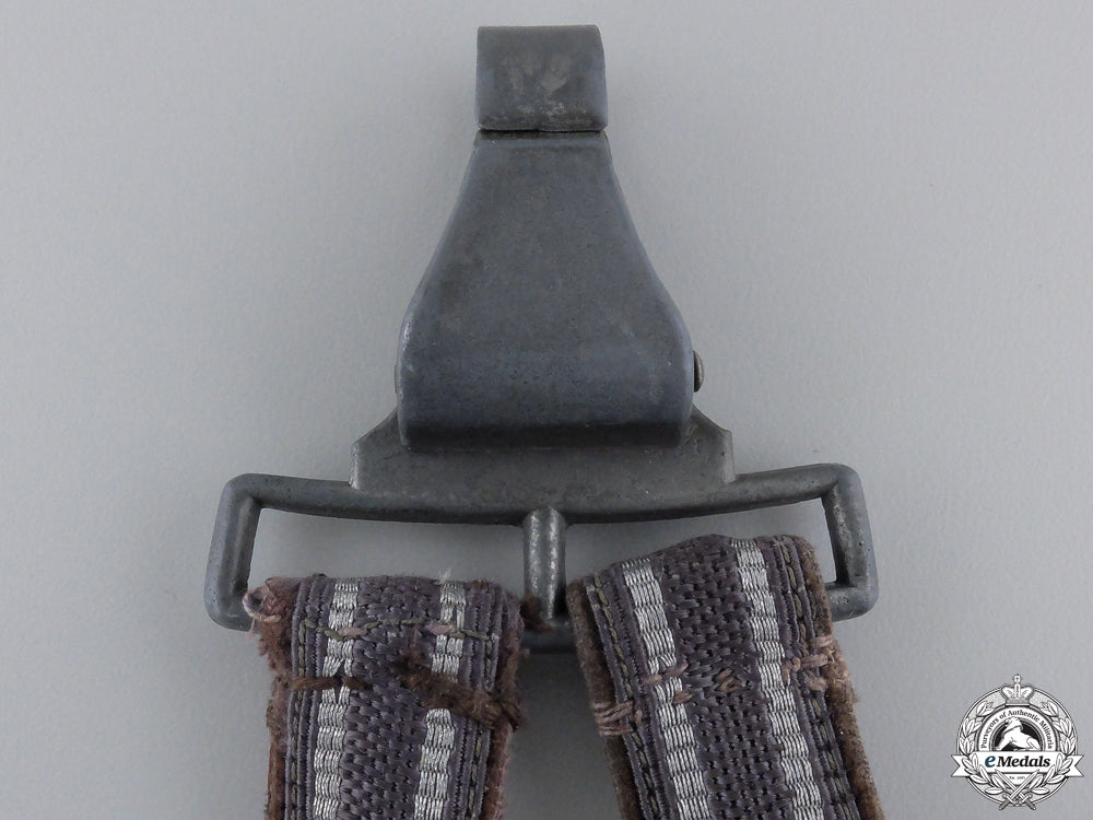 a_set_of_luftwaffe_dagger_hangers_img_02.jpg5531214db13bc