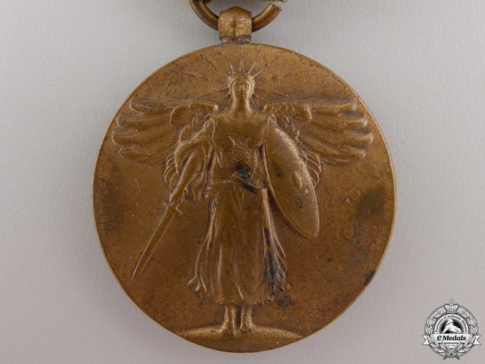 a_first_war_american_victory_medal;_russia_clasp_img_02.jpg554799e1e30a0