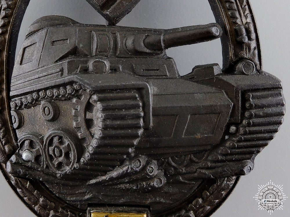 a_near_mint_tank_assault_badge;_special_grade25_img_02.jpg54988f3793491