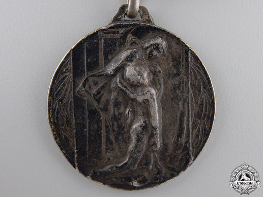 an_italian_assisting_the_public_in_alessandria_medal_img_02.jpg551d7087bcfdd