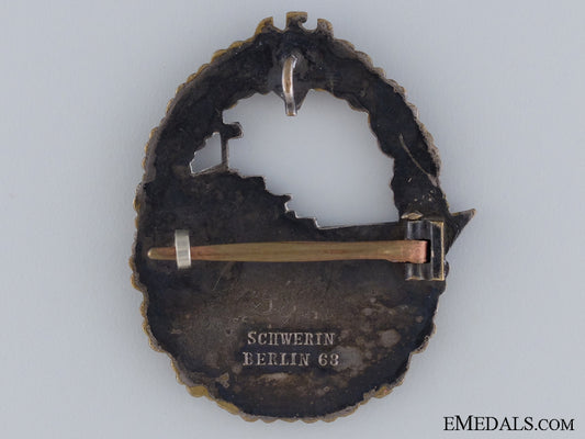 an_early_destroyer_war_badge_by_schwerin,_berlin_img_02.jpg539ef99081891