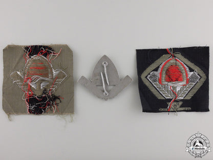 three_items_of_rad_insignia_img_02.jpg558ea091107f1