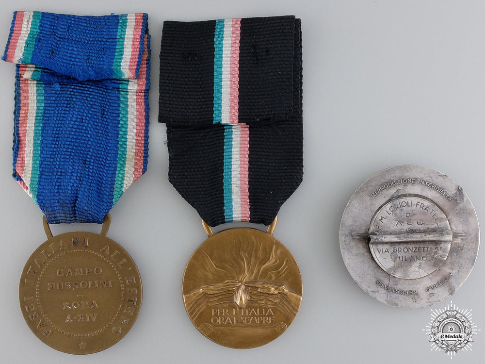three_italian_medals_and_badges_img_02.jpg548f289a8ea78