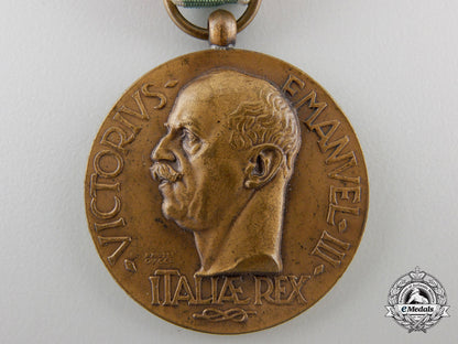 an_italian_schools_abroad_medal;_bronze_grade_img_02.jpg55cf7a5d5eeb4