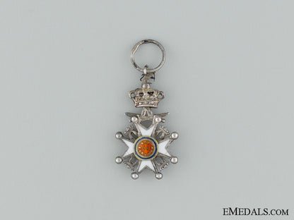 the_royal_norwegian_order_of_st._olav_with_swords;_type_ii_img_02.jpg5390c47c0a51a