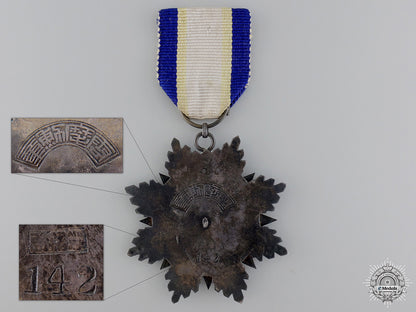 a_chinese_order_of_the_resplendent_banner;9_th_class_knight_img_02.jpg54931d78bf054