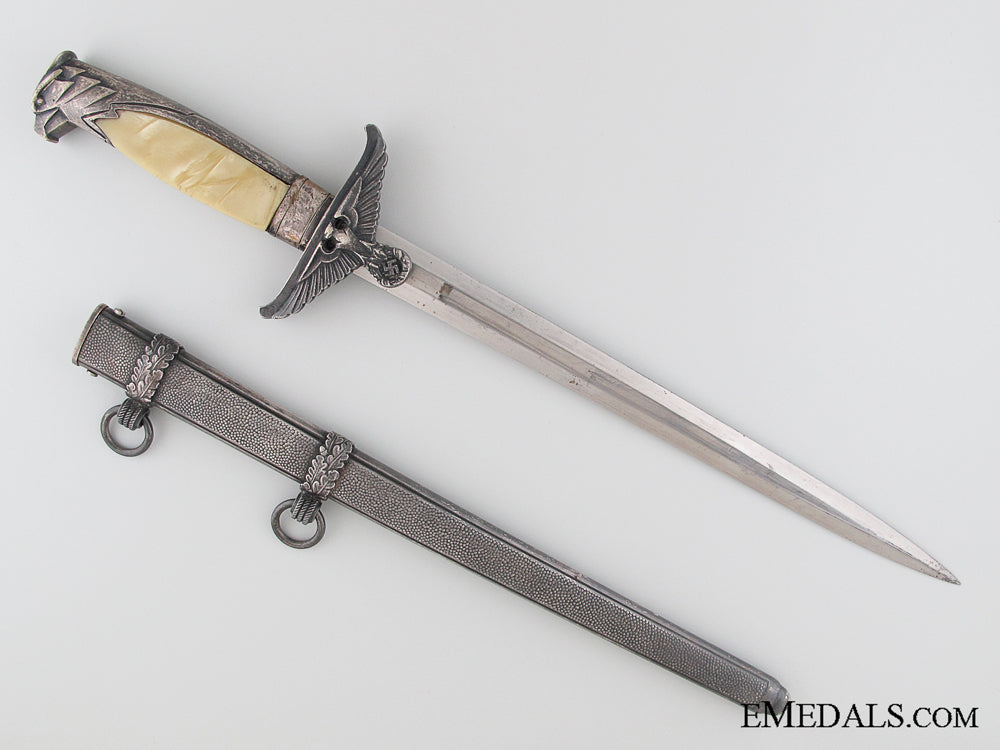 a_government_official's_dagger_by_alcoso_img_02.jpg532061bcc15a7