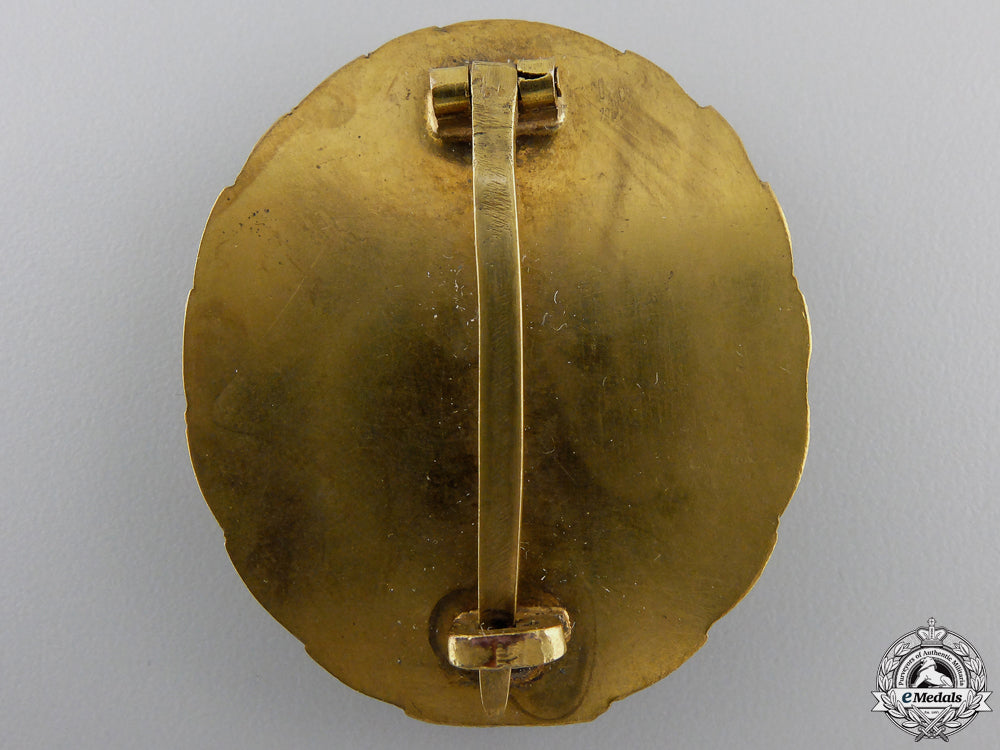 a_gold_grade_wound_badge;_early_type_img_02.jpg5528232f97b05