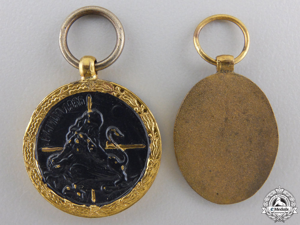two_spanish_miniature_medals_and_awards_img_02.jpg55bbb735cfc90