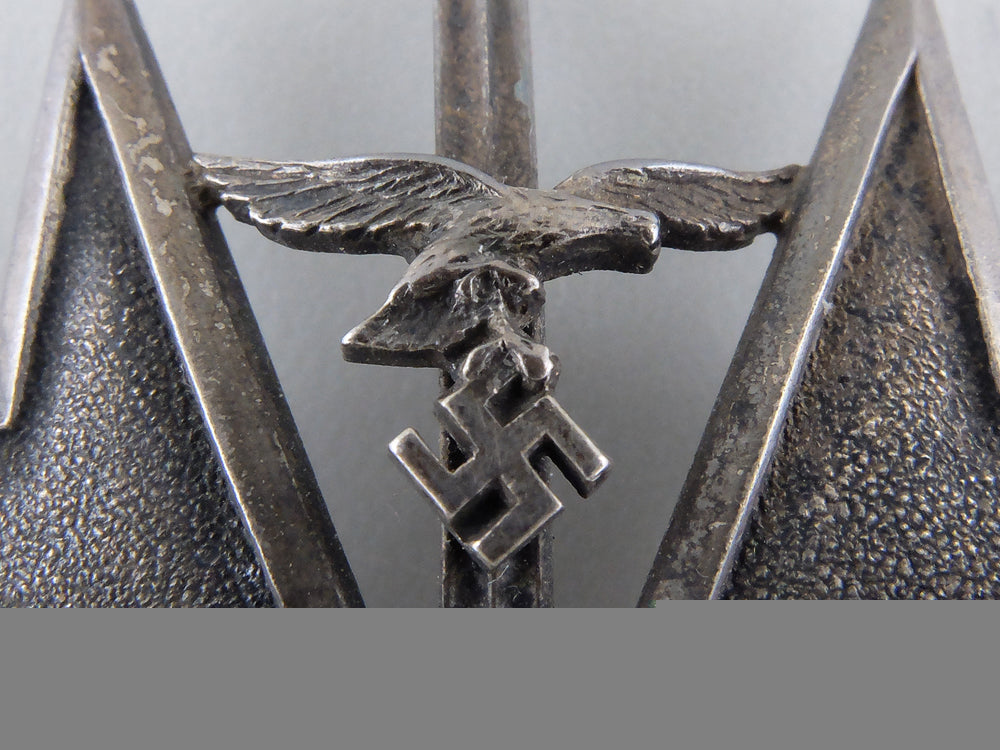 a_spanish_cross_in_silver_with_swords_by_meybauer,_berlin_img_02.jpg55b0f451f20b7